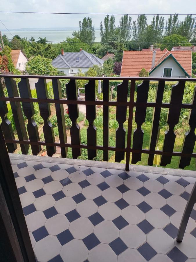 Ferienwohnung Ibolya Apartman Badacsony Exterior foto