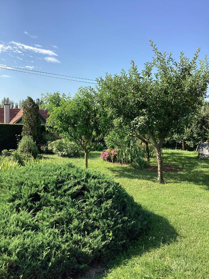 Ferienwohnung Ibolya Apartman Badacsony Exterior foto
